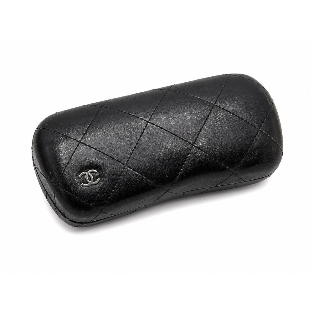 Chanel Sunglasses Case Black Quilted Leather CC Logo Y2K Quiet Luxury Clamshell